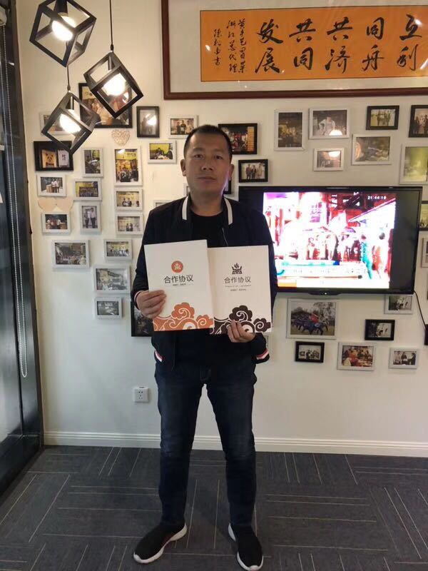 回乡创业加盟辣不哆鸡公煲(图1)