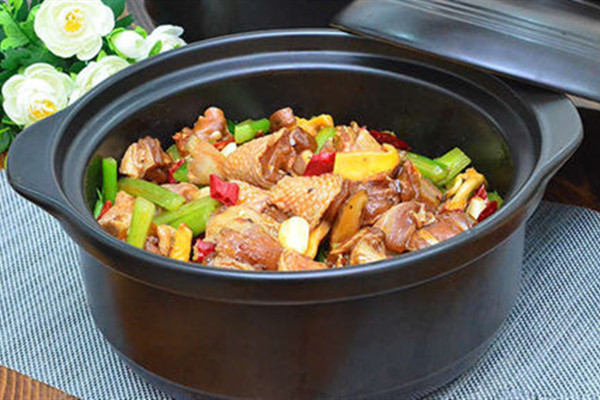 鸡公煲连锁店加盟到底有什么好处,值得大家去选择(图1) 鸡公煲连锁店加盟到底有什么好处,值得大家去选择(图1)