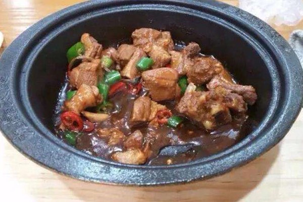 辣不哆鸡公煲加盟_鸡公煲的做法是什么